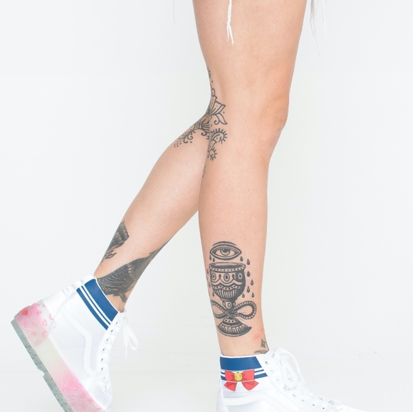 GUC VANS X SAILOR MOON LIMITED EDITION SHOES (6) - Picture 2 of 8